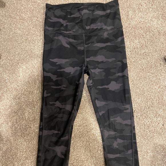 Athleta Pants - Athleta camo 7/8 leggings , great condition